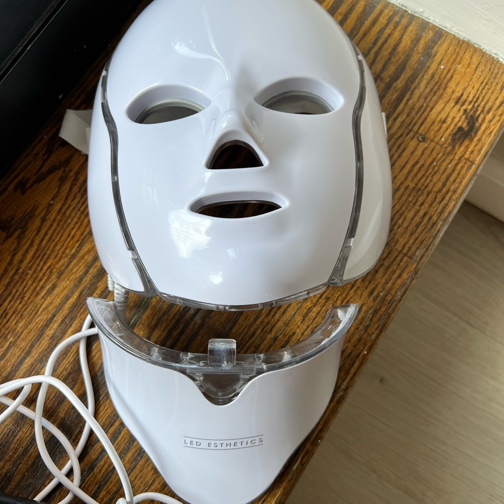 LED Esthetics face and neck LED therapy mask